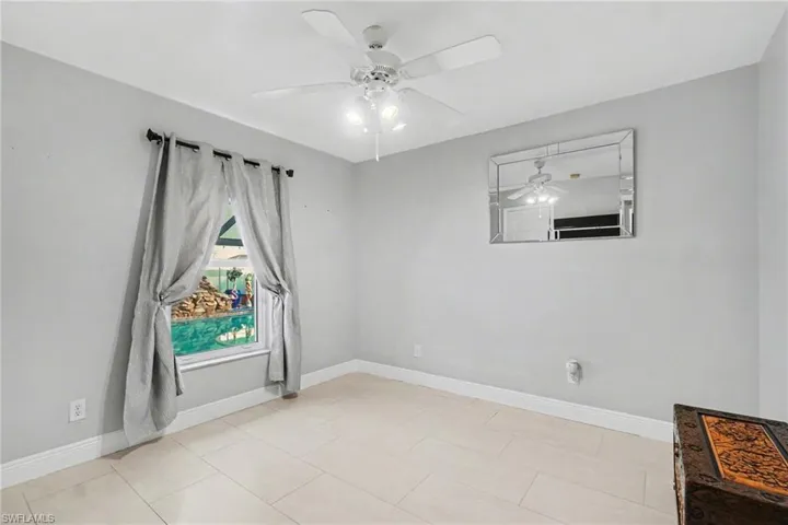 2907 Nw 5th Pl, Cape Coral, Florida 33993