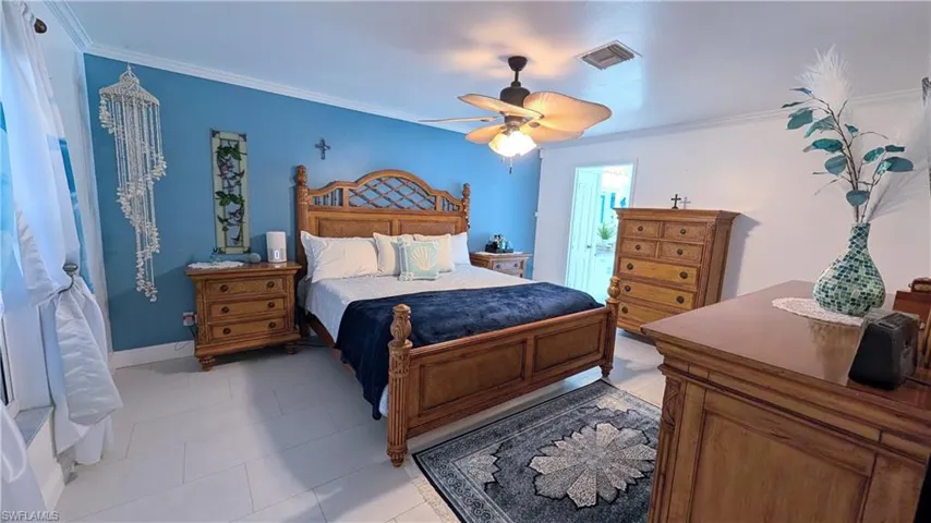 2907 Nw 5th Pl, Cape Coral, Florida 33993