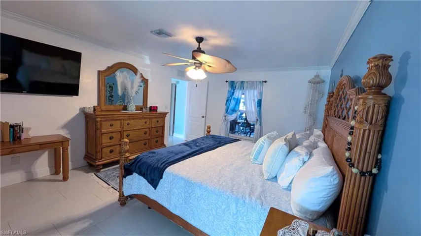 2907 Nw 5th Pl, Cape Coral, Florida 33993