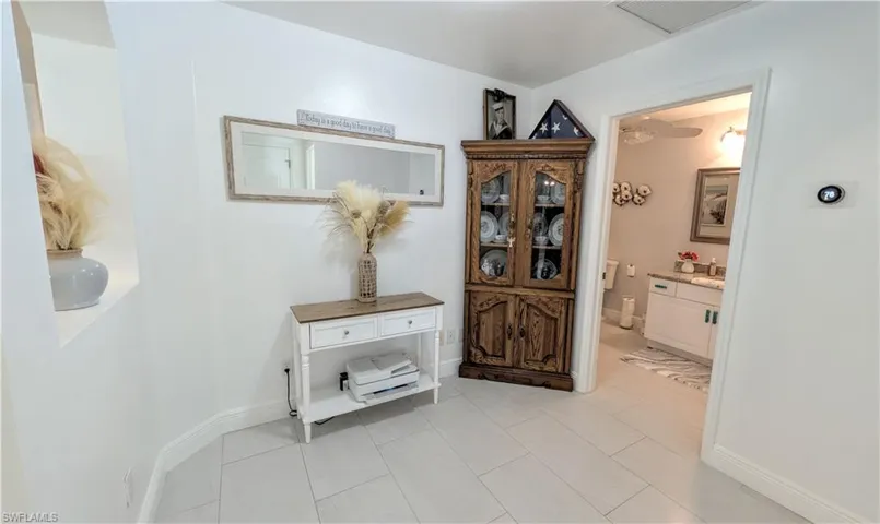 2907 Nw 5th Pl, Cape Coral, Florida 33993