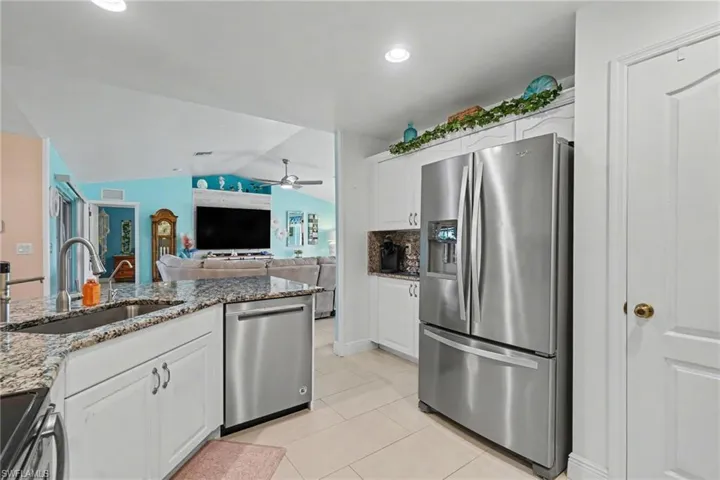 2907 Nw 5th Pl, Cape Coral, Florida 33993