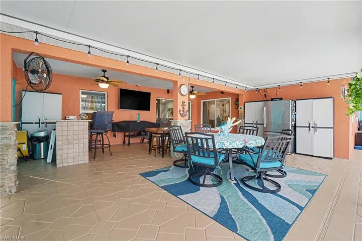 2907 Nw 5th Pl, Cape Coral, Florida 33993