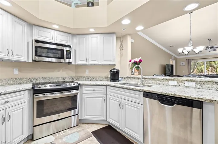 1113 Winding Pines Cir 205, Cape Coral, Florida 33909