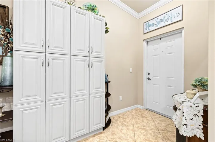 1113 Winding Pines Cir 205, Cape Coral, Florida 33909