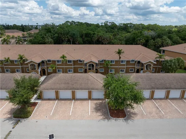 1113 Winding Pines Cir 205, Cape Coral, Florida 33909