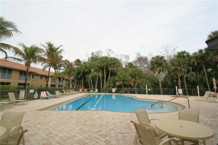 1113 Winding Pines Cir 205, Cape Coral, Florida 33909