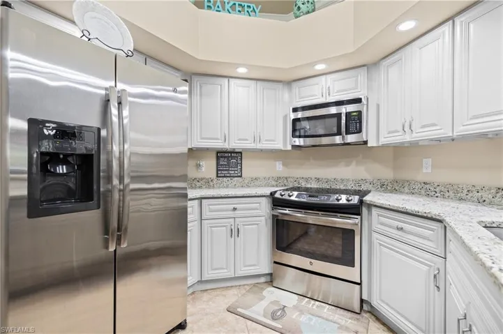 1113 Winding Pines Cir 205, Cape Coral, Florida 33909