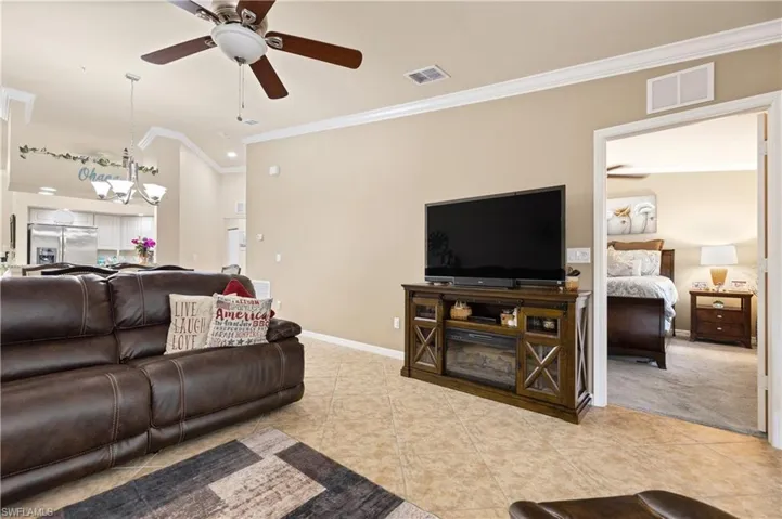1113 Winding Pines Cir 205, Cape Coral, Florida 33909