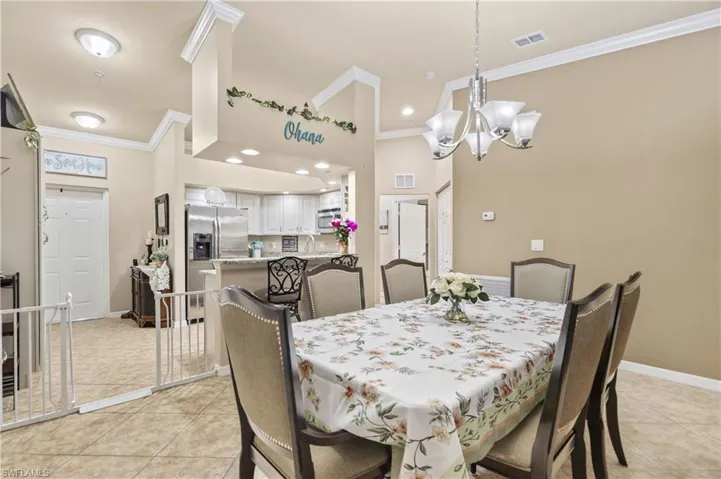 1113 Winding Pines Cir 205, Cape Coral, Florida 33909
