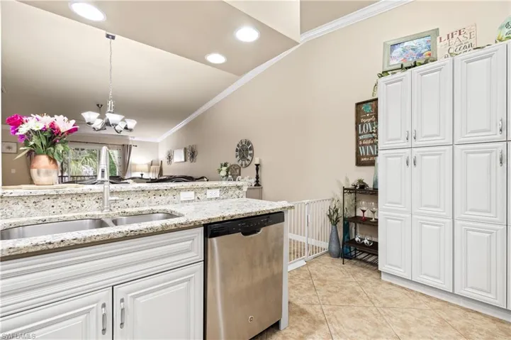 1113 Winding Pines Cir 205, Cape Coral, Florida 33909