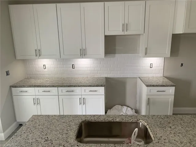 under cabinet lights