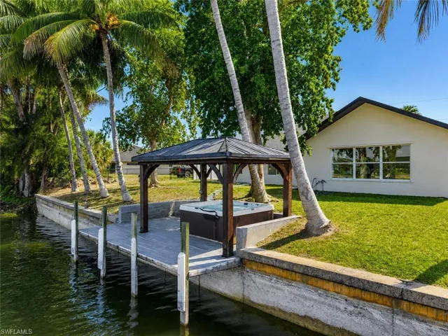 2503  Aviation  PKWY, Cape Coral, FL 33904