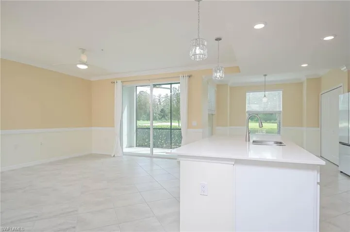 Living & kitchen
