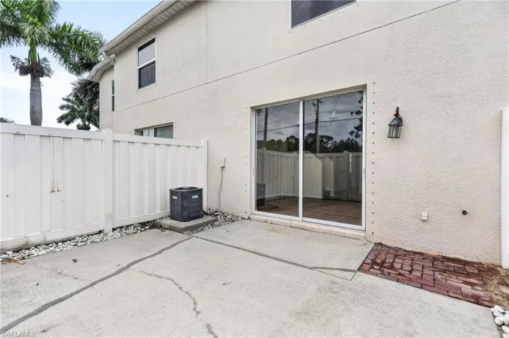 3610 Pine Oak Cir 106, Fort Myers, Florida 33916