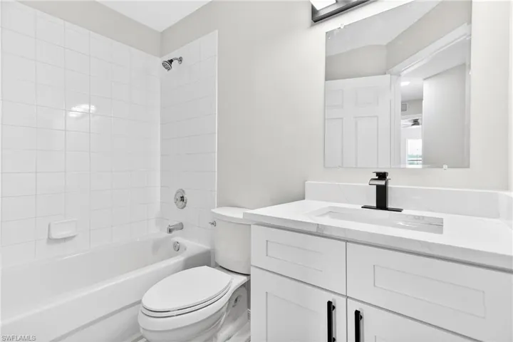 3610 Pine Oak Cir 106, Fort Myers, Florida 33916