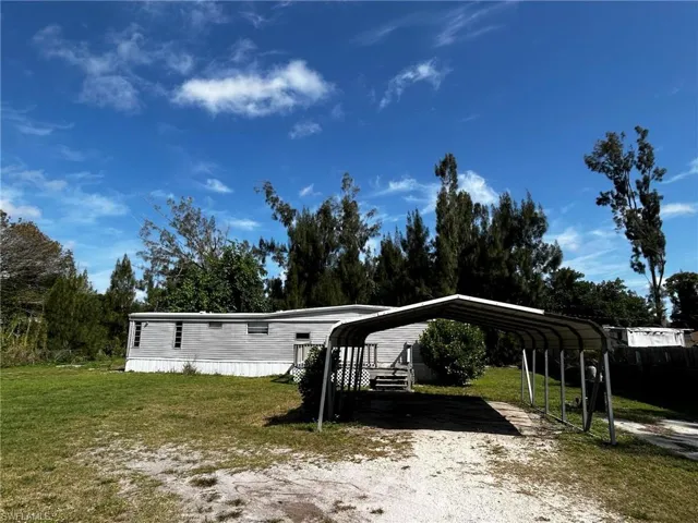 2378  Tucker  LN, North Fort Myers, FL 33917