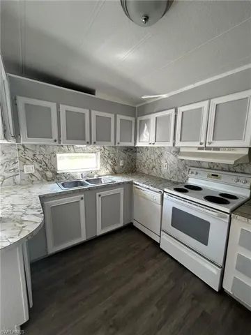 2378  Tucker  LN, North Fort Myers, FL 33917
