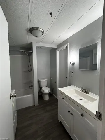 2378  Tucker  LN, North Fort Myers, FL 33917