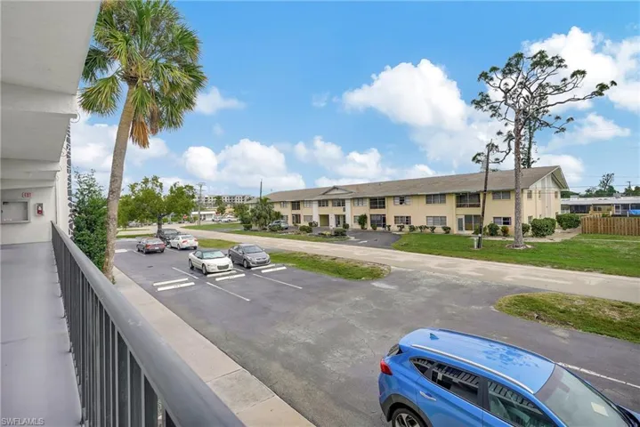 4906 Victoria Dr # 209, Cape Coral, Florida 33904