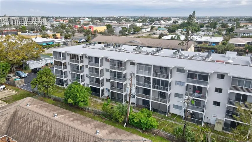 4906 Victoria Dr # 209, Cape Coral, Florida 33904