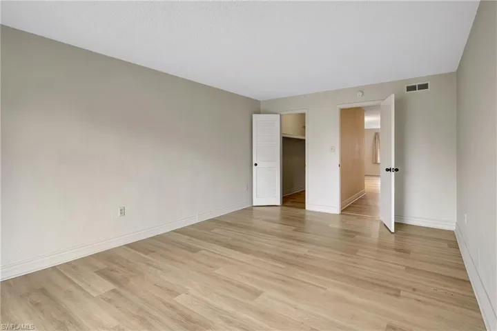 4906 Victoria Dr # 209, Cape Coral, Florida 33904