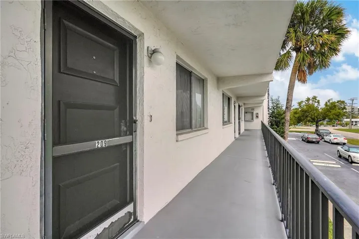 4906 Victoria Dr # 209, Cape Coral, Florida 33904