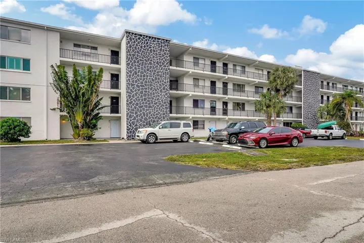 4906 Victoria Dr # 209, Cape Coral, Florida 33904