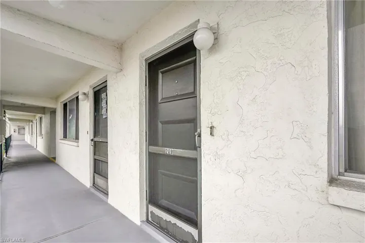 4906 Victoria Dr # 209, Cape Coral, Florida 33904