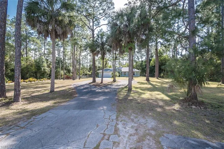 270  2nd SE ST, Naples, FL 34117