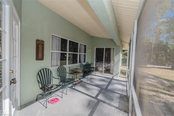 270  2nd SE ST, Naples, FL 34117