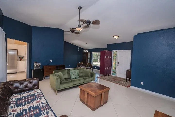 270  2nd SE ST, Naples, FL 34117