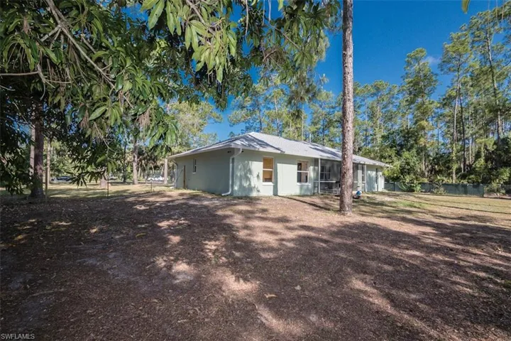 270  2nd SE ST, Naples, FL 34117