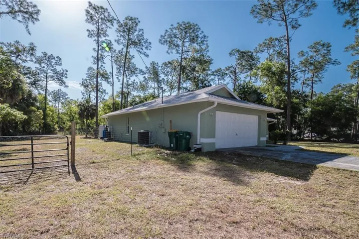 270  2nd SE ST, Naples, FL 34117