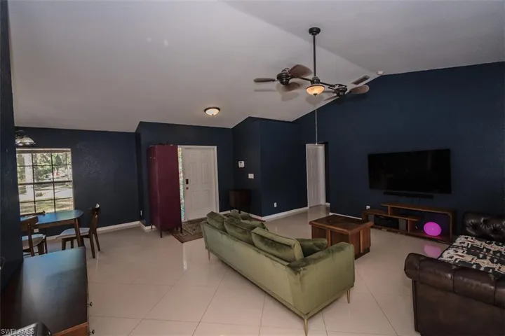 270  2nd SE ST, Naples, FL 34117