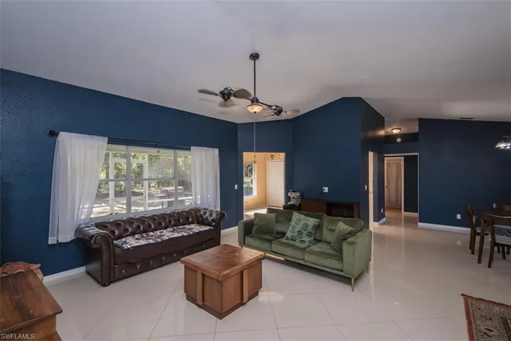 270  2nd SE ST, Naples, FL 34117