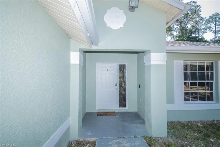 270  2nd SE ST, Naples, FL 34117