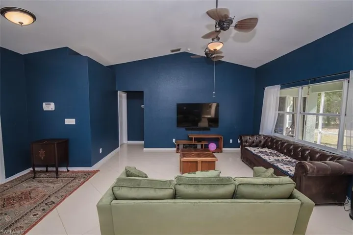 270  2nd SE ST, Naples, FL 34117