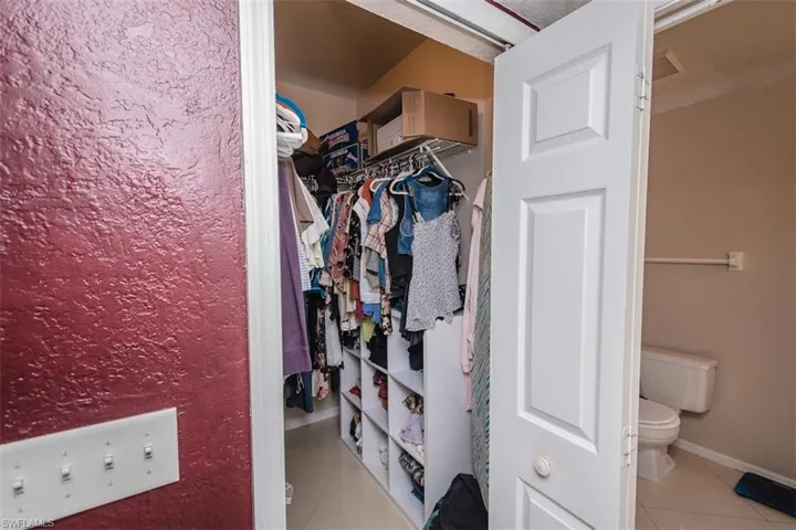 Walking closet