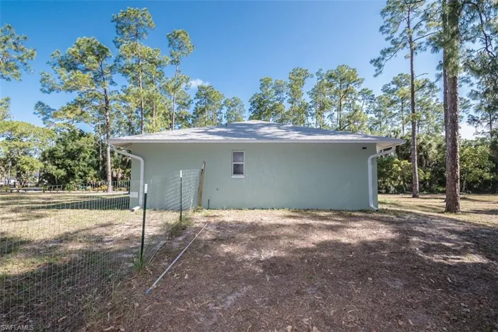 270  2nd SE ST, Naples, FL 34117