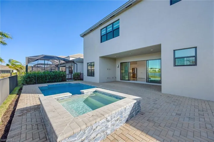 custom  pool & spa