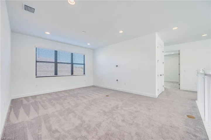 Large Loft perfect for a game, TV, or study space.