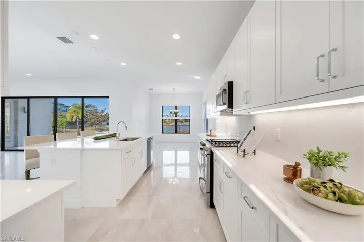 Quartz countertops and continuous backsplash