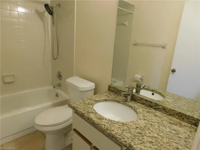 15140 Riverbend Blvd 506, North Fort Myers, Florida 33917