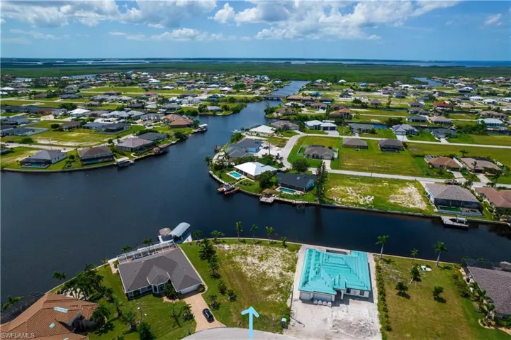 OVERSIZE SOUTHERN rear Exposure Gulf Access lot with NEW (12/2021) 121' SEAWALL - BIG WATER VIEWS