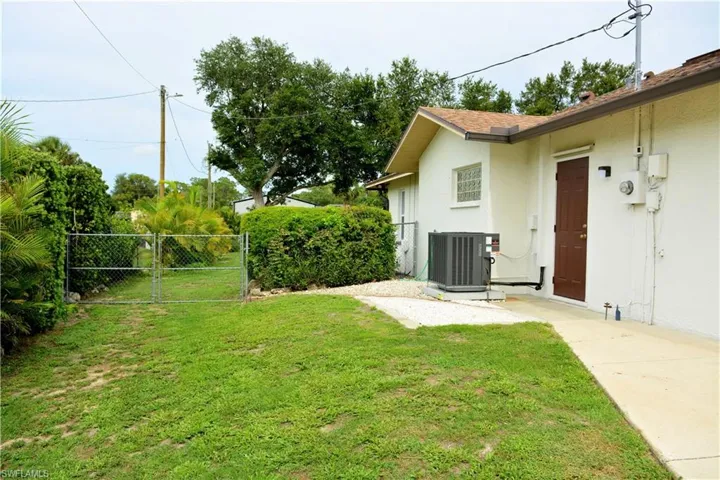 112  Jefferson  AVE, Lehigh Acres, FL 33936