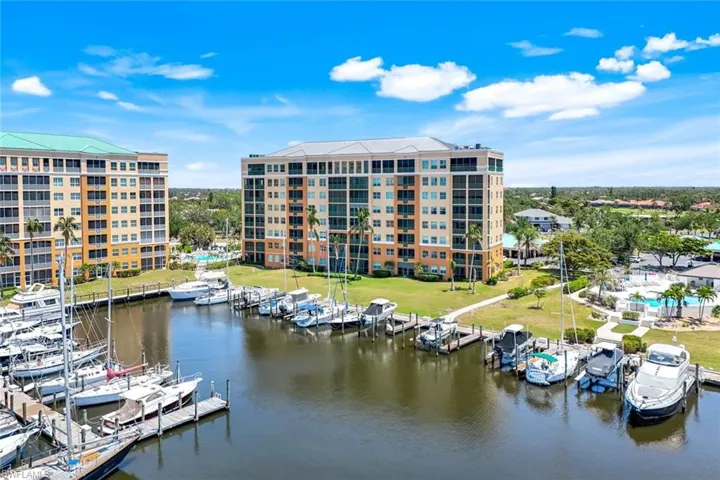 Back of building facing harbor. Unit is on the 4th floor.