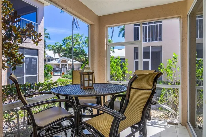 Large Lanai, with views of the pool