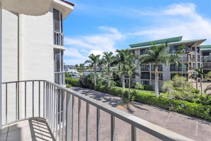 848 Collier Ct 304, Marco Island, Florida 34145