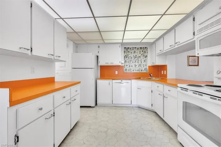 848 Collier Ct 304, Marco Island, Florida 34145