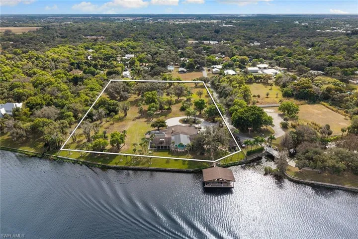 620 Fort Thompson Ave, Labelle, Florida 33935